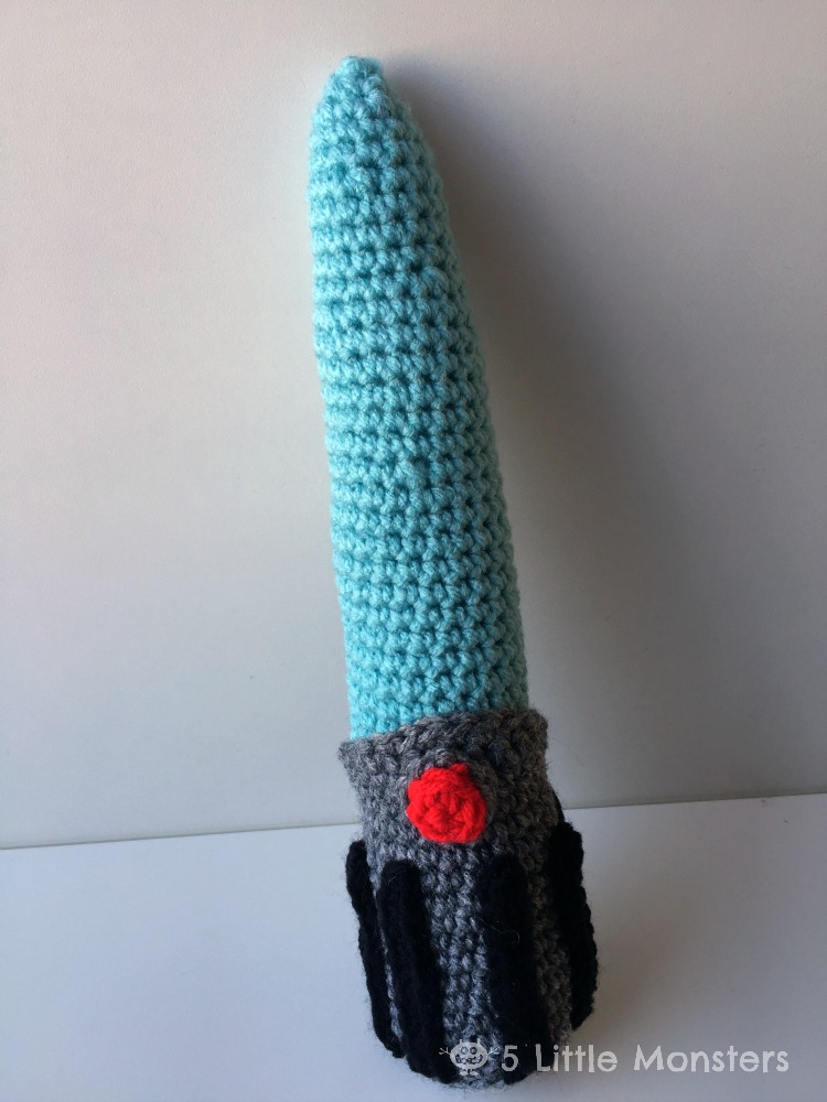 crochet lightsaber